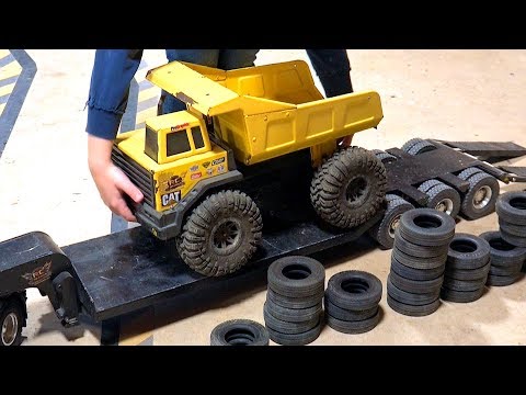 Father & Son play w/ Trucks & Trailers - Maurice Wants to Try! | RC ADVENTURES - UCxcjVHL-2o3D6Q9esu05a1Q