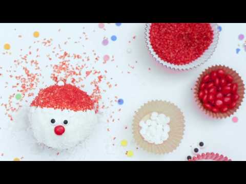 Cupcake Decoration: Santa Cupcakes