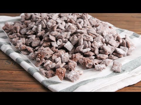 Reindeer Chow (aka Muddy Buddies) Episode 1218 - UCNbngWUqL2eqRw12yAwcICg