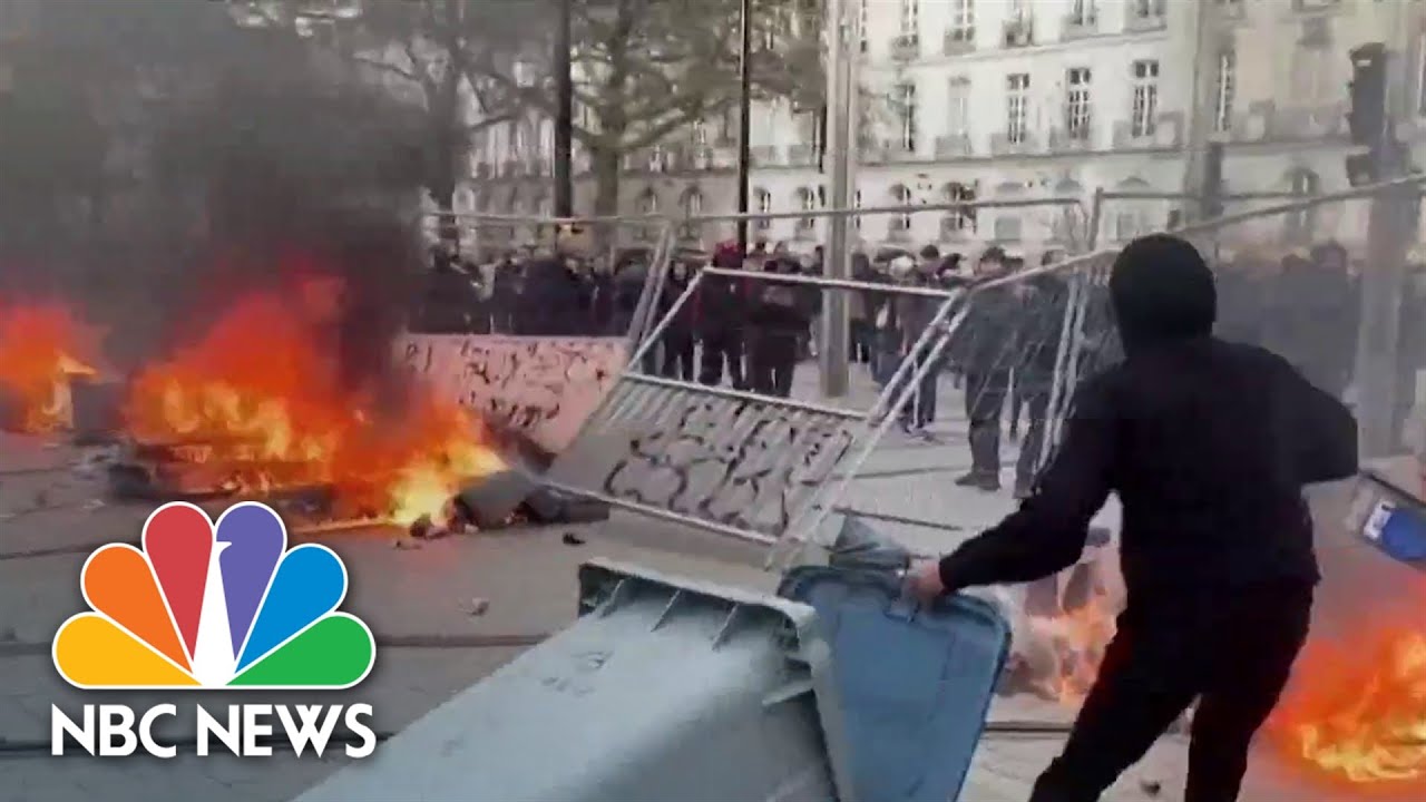 Chaos in Paris as protesters clash with police