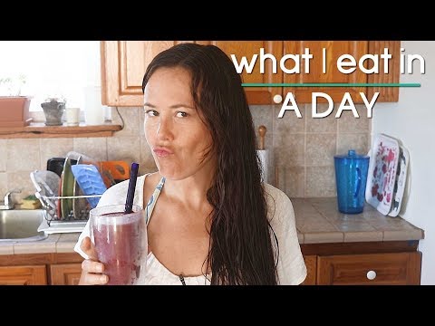 What I Eat in a Day: Smoothie, Tempeh Noodle Bowl || Vegan Holistic Nutritionist EP#12