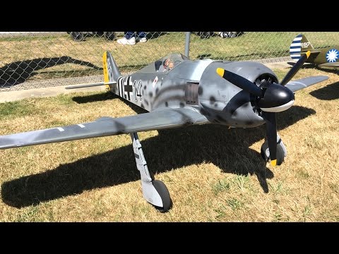 Top Flite Giant Scale Focke Wulf FW-190 WWII RC Plane at Warbirds Over Whatcom - UCJ5YzMVKEcFBUk1llIAqK3A