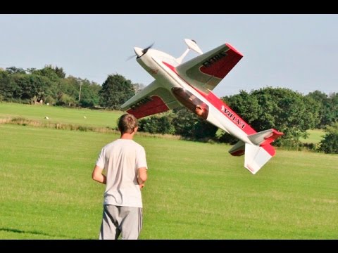 HANGAR 9 EXTRA 300 35% RC - DA 120cc - DEANO AT DAMYNS HALL AERODROME - 2015 - UCMQ5IpqQ9PoRKKJI2HkUxEw