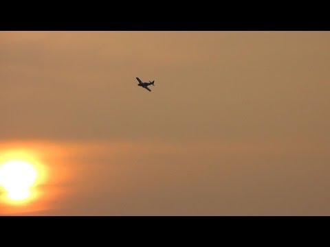 RC P51 Mustang -- Sunset Flight and lowest pass - UCsFctXdFnbeoKpLefdEloEQ