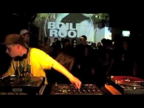 Rustie Boiler Room London DJ Set - UCGBpxWJr9FNOcFYA5GkKrMg