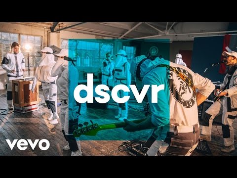 Drones Club - Hurricane - Vevo dscvr (Live) - UC-7BJPPk_oQGTED1XQA_DTw