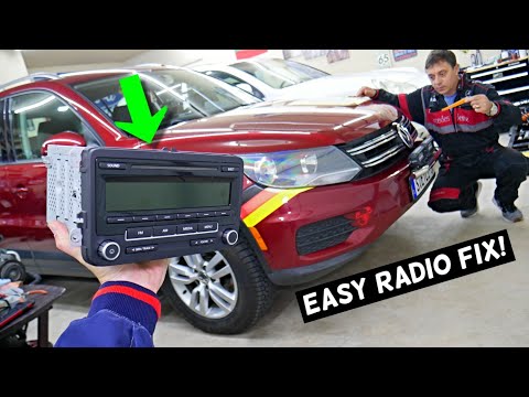 Come si sostituisce l'autoradio della Volkswagen Tiguan?