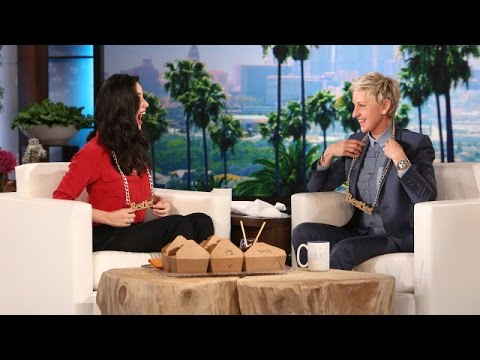 Ellen's BFF, Olivia Munn - UCp0hYYBW6IMayGgR-WeoCvQ