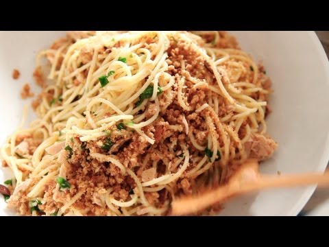 Spaghetti with Tuna, Lemon, and Breadcrumbs | Everyday Food with Sarah Carey - UCl0kP-Cfe-GGic7Ilnk-u_Q