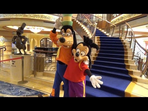 Goofy and Max Meet and Greet on Disney Dream Cruise, Disney Cruise Line - UCe-gHr2O_LP7t0YJYHZQZlg