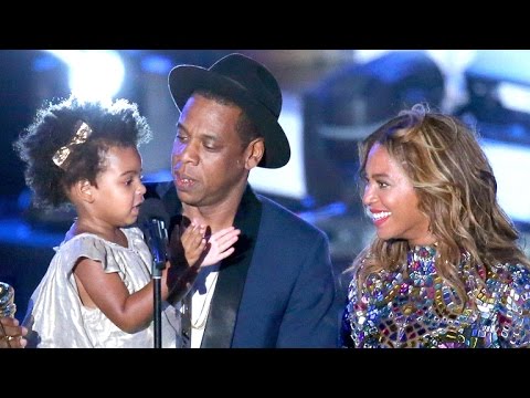 Blue Ivy Presents VMA to Mom Beyonce - UCdtXPiqI2cLorKaPrfpKc4g