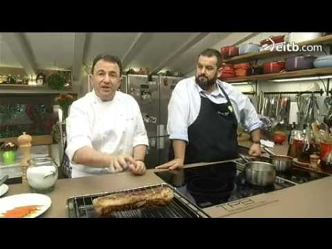 David de Jorge cocina cerdo asado con puré de manzana y piña - UCOHCRQDAr9HC5d59XvziJFQ