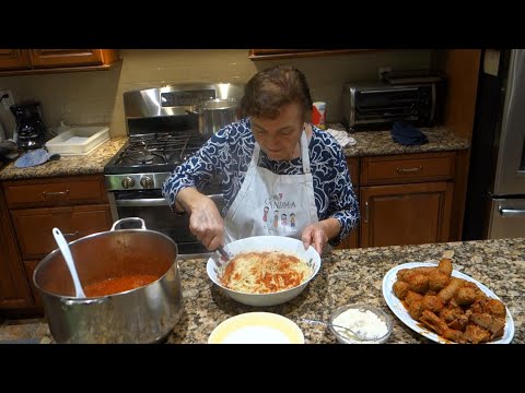 Italian Grandma Makes Sunday Sauce/Gravy - UCQ5BnGcZx7XlkFKx8q3dsmw