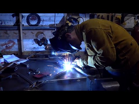 Building a Custom Computer Desk, Part 4 - UCiDJtJKMICpb9B1qf7qjEOA