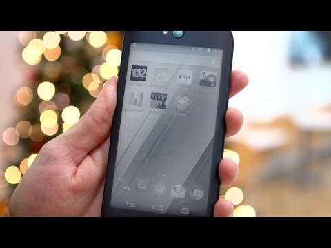 Up close with the e-ink second display of the YotaPhone 2 - UCOmcA3f_RrH6b9NmcNa4tdg