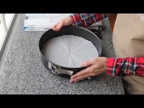 HOW TO CUT PARCHMENT PAPER TO FIT A SPRING FORM PAN - UCX2_m8l1EXZo7SoFfaSwDbw