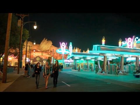 Cars Land day and night through Radiator Springs at Disney California Adventure - UCYdNtGaJkrtn04tmsmRrWlw