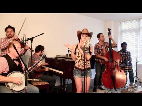 Blurred Lines - Vintage "Bluegrass Barn Dance" Robin Thicke Cover - UCORIeT1hk6tYBuntEXsguLg