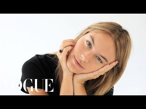 Camille Rowe - Model Wall - Vogue Diaries - UCRXiA3h1no_PFkb1JCP0yMA