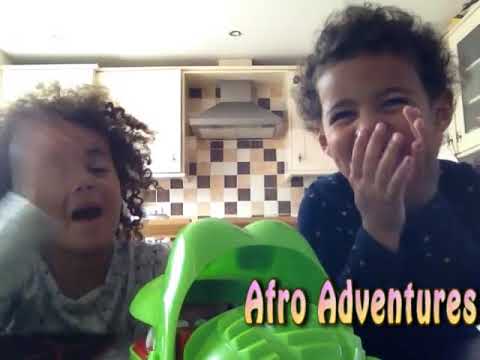 6 and 2 Year Old Sisters Playing Crocodile Dentist - UCeaG5HcexylrNi9v9FxE47g