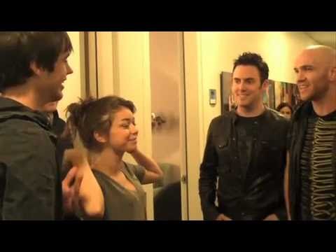 Sarah Hyland Has Fun Backstage - UCp0hYYBW6IMayGgR-WeoCvQ