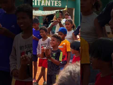 Esta tragedia también ha dejado a miles de niños enfrentando pérdidas irreparables...