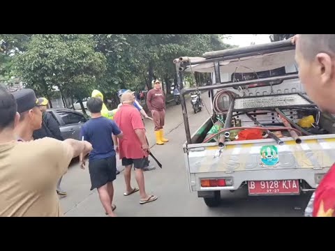 Detik-detik Wali Kota Bekasi Tri Adhianto Diancam Golok saat Tertibkan PKL