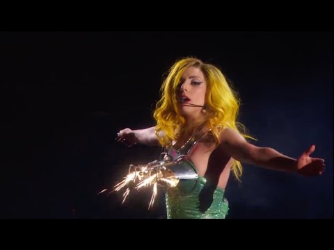 Lady Gaga - Paparazzi (Live at Madison Square Garden, 2011)