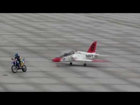 Electric RC Jet Vs Electric RC Motorcycle - UCsFctXdFnbeoKpLefdEloEQ