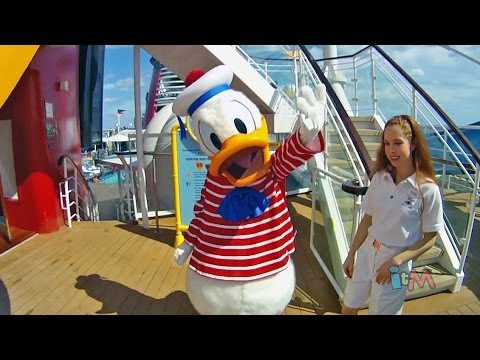 AquaDunk water slide extended look on the Disney Magic cruise ship - UCYdNtGaJkrtn04tmsmRrWlw