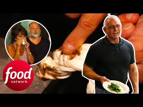 “THAT'S SALMONELLA!” Robert Fixes Filthy Restaurant 3 Months From Closing | Restaurant Impossible