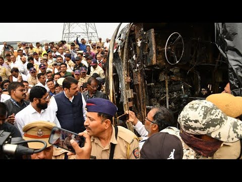 Ινδία: Λεωφορείο συγκρούστηκε με στύλο και τυλίχθηκε στις φλόγες - Τουλάχιστον 25 νεκροί