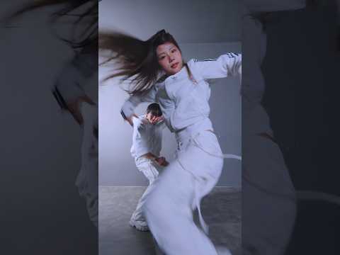'NEON' 출격하는 AB 꿀막내 #결경 #<strong>윤수</strong> #NEON #a2olite #Gyeolgyoeng #Yunsu