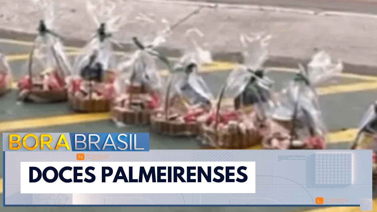 Torcedores do Palmeiras cobram jogadores com cestas de doces