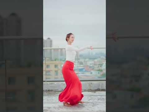 #零基础学舞蹈  今天是甜甜的一天❤️#dou来跳舞 #麦浪 #傣族舞  抖音小助手