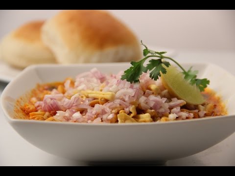 Missal Pav | Cooksmart | Sanjeev Kapoor Khazana - UCmoX4QULJ9MB00xW4coMiOw