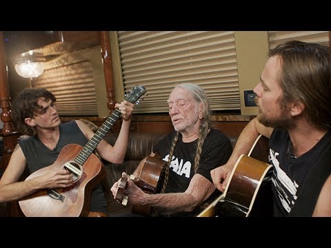 Willie Nelson and His Sons Discuss Growing up on Tour and Performing as a Family - UC-JblcinswY50lrUdSaRNEg