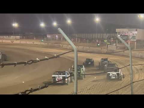 Australia stock car &amp; sprint car racing! Riverland Speedway, Renmark, South Australia - dirt track racing video image