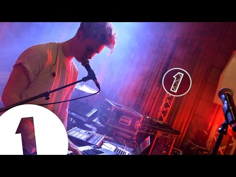 Mura Masa - Love For That (feat Bonzai) at the Future Festival 2016 - UC-FQUIVQ-bZiefzBiQAa8Fw