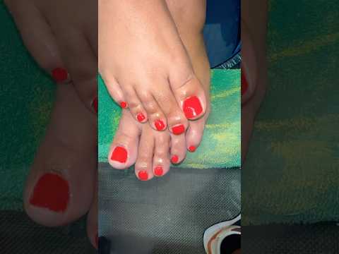 Gel pedi for the first time 💅🏾