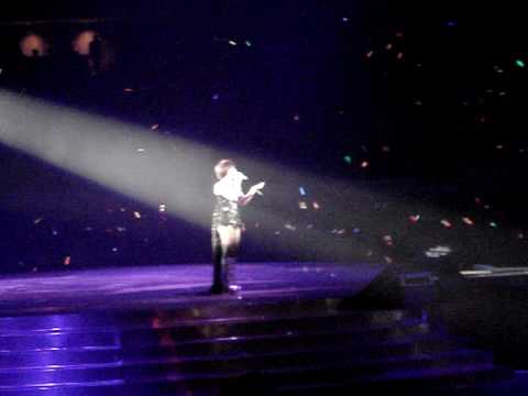 张惠妹 star concert in spore 04.10.08  2 (勇敢)