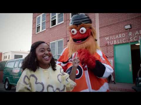 Behind the Scenes of Gritty visiting Abbott Elementary