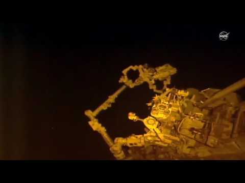 Space Station Robot Installs Star Explorer - Watch the Time-Lapse - UCVTomc35agH1SM6kCKzwW_g