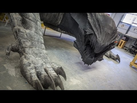 Making a Life-Size Dragon! (Monster Hunter 4 Ultimate) - UCiDJtJKMICpb9B1qf7qjEOA