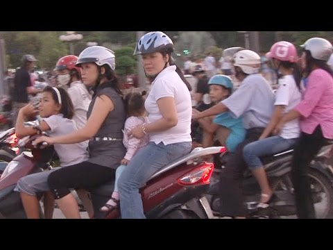 Saigon motorcycle tour part 2 - UCvW8JzztV3k3W8tohjSNRlw