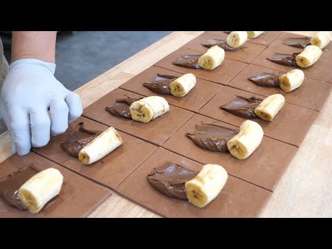 역대급 바삭한 초콜릿 빵! 반죽부터 먹고싶은, 초콜릿 바나나 페스츄리 크로와상 Chocolate banana pastry croissant - Korean street food