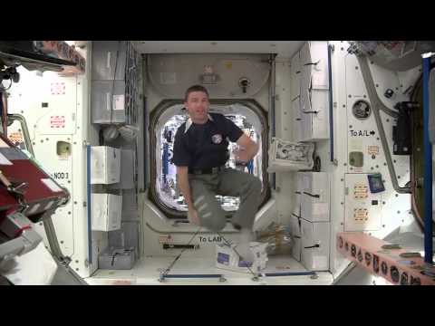 Space Station Has World Cup Fever | Video - UCVTomc35agH1SM6kCKzwW_g