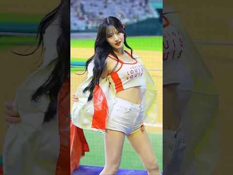 ssg랜더스 정설아치어리더 鄭雪兒 <strong>crazy</strong> in <strong>love</strong> 2 공연 직캠 #shorts #정설아 #치어리더 #응원 #공연 #직캠 #영상 #ssg랜더스 #鄭雪兒