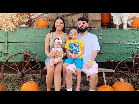 Family Day At The Pumpkin Patch