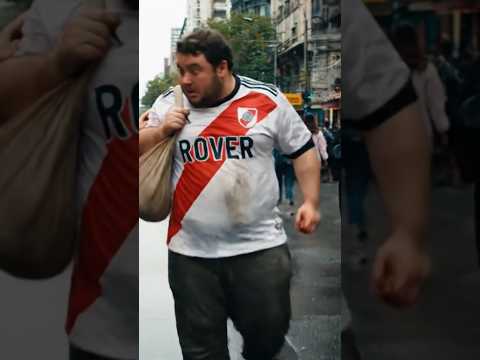 "¡El Fantasma de la B se aparece en Buenos Aires!"#bocajuniors #riverplate #humorfutbolero #humor